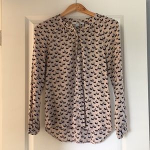 Blouse. Long sleeve.